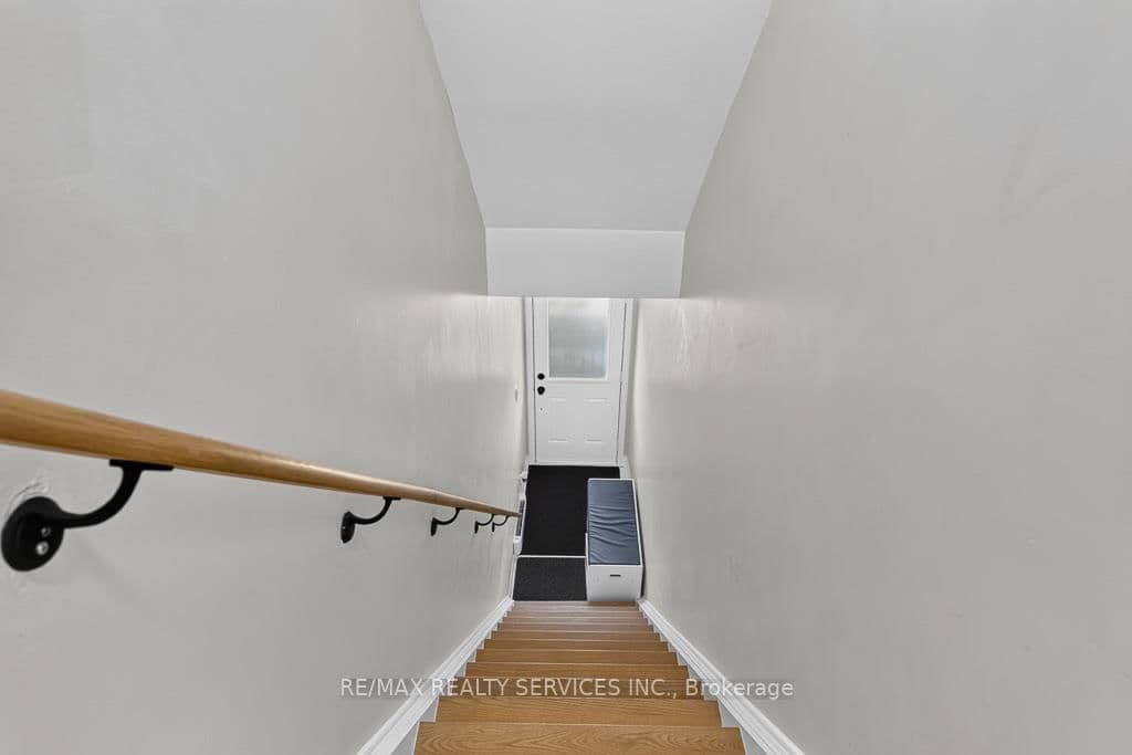 180 Howden Boulevard, Unit 15 thumbnail 6