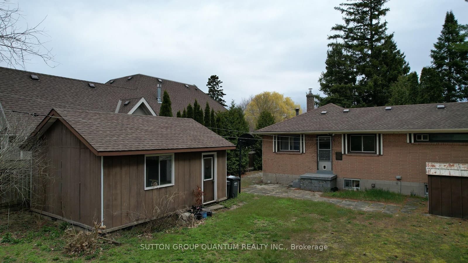 394 Maplehurst Avenue thumbnail 2
