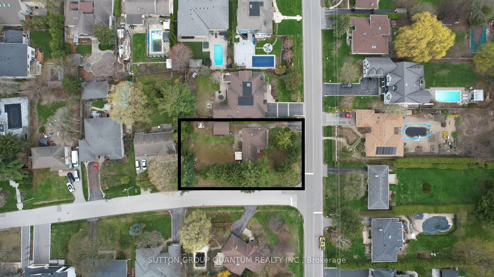 394 Maplehurst Avenue thumbnail 4
