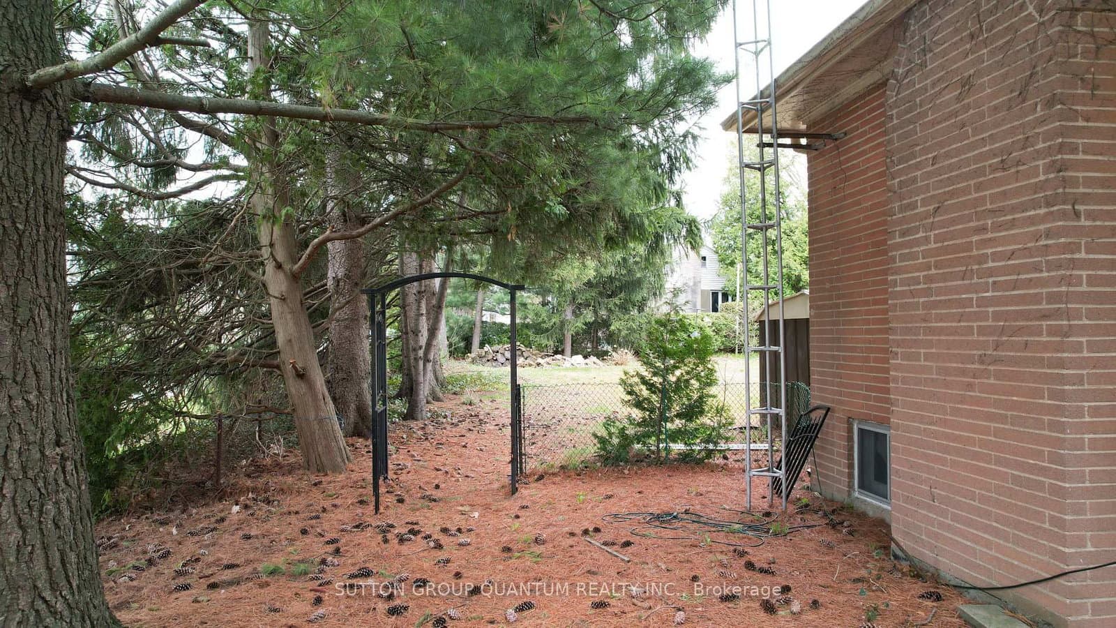 394 Maplehurst Avenue thumbnail 7