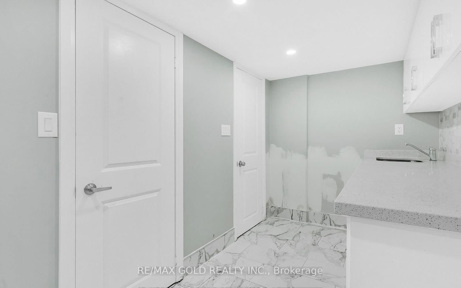 8 Fairglen Crescent thumbnail 33