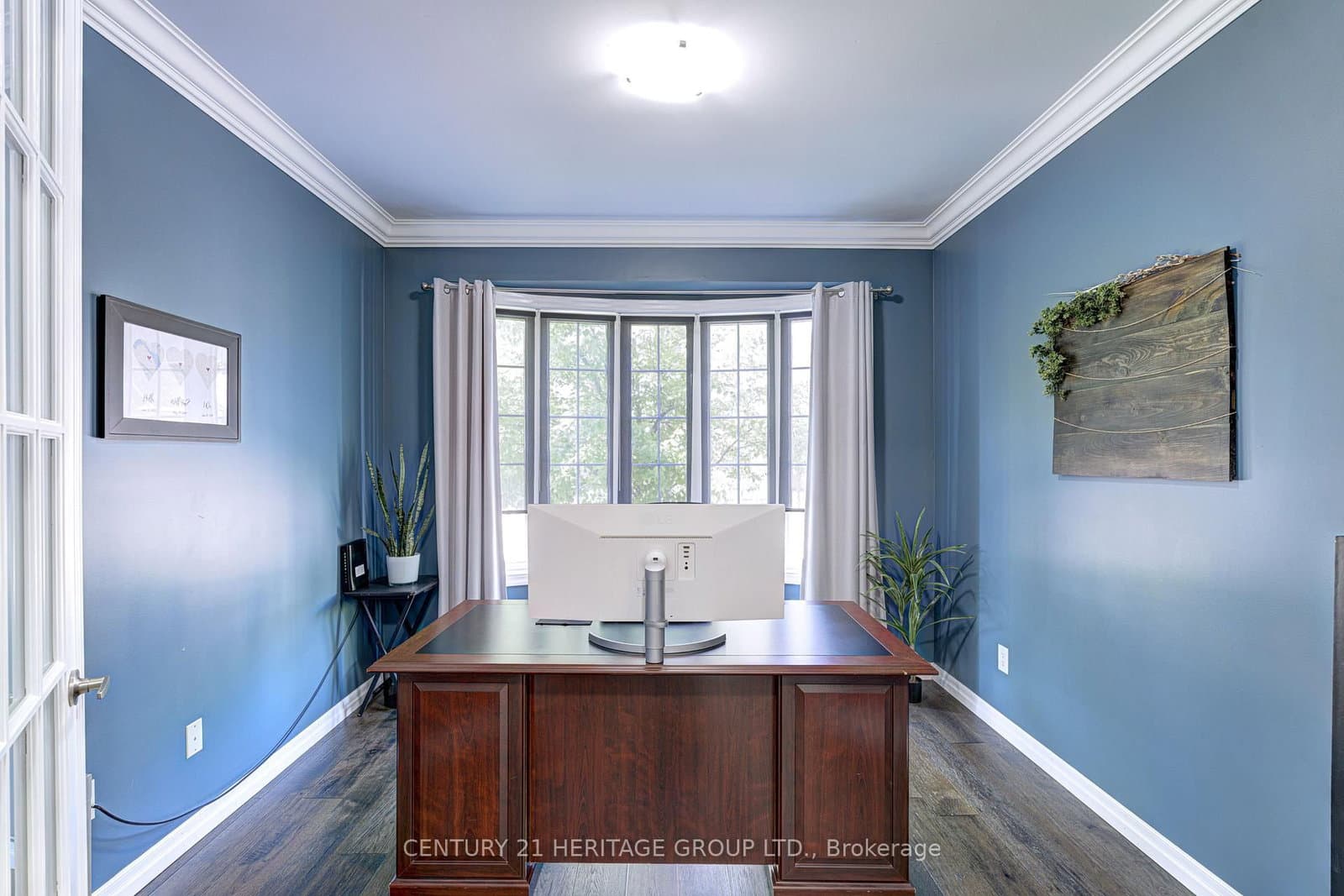 1406 Marshall Crescent thumbnail 20