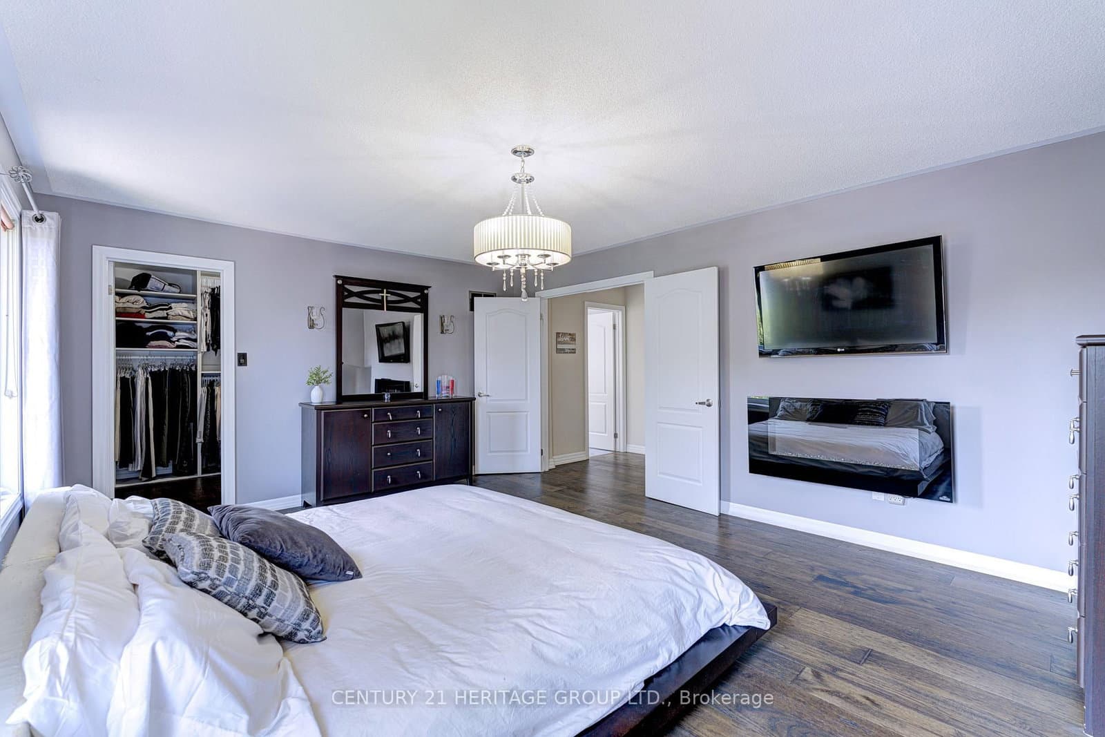 1406 Marshall Crescent thumbnail 24