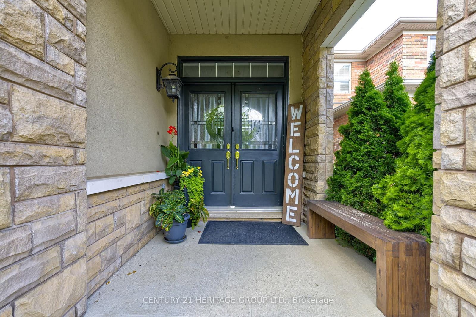 1406 Marshall Crescent thumbnail 3