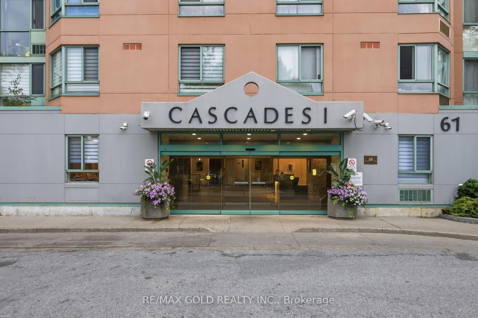 61 Markbrook Lane, Unit ph08 - Image 1