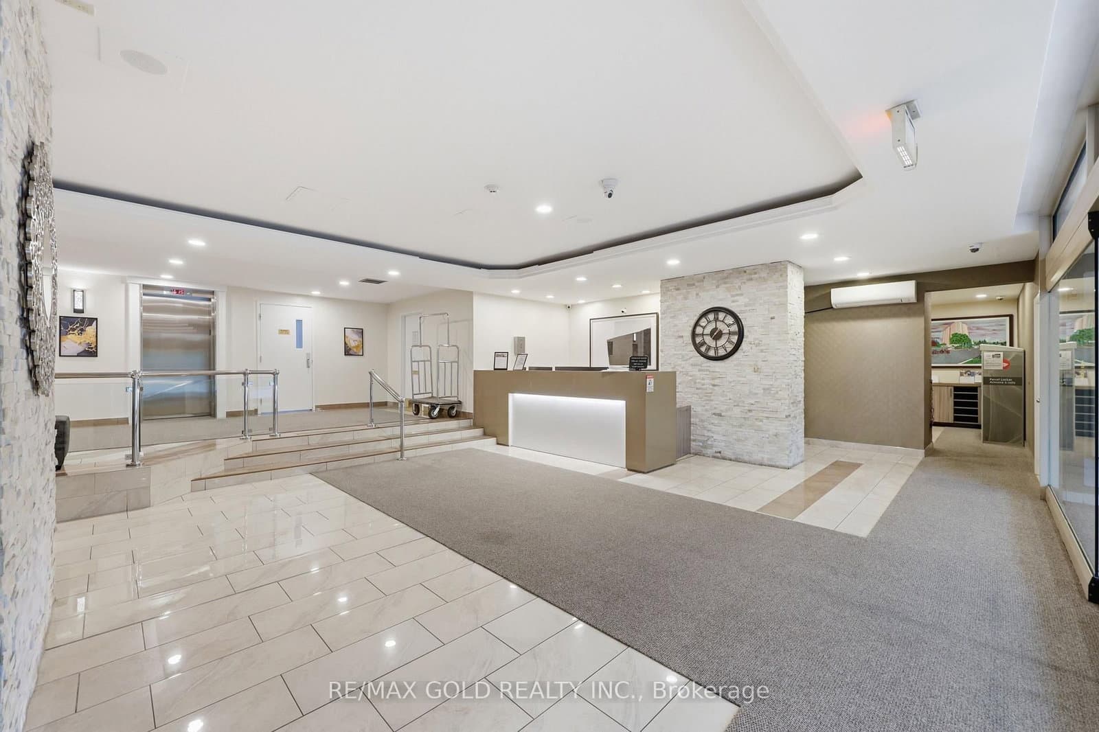 61 Markbrook Lane, Unit ph08 thumbnail 7