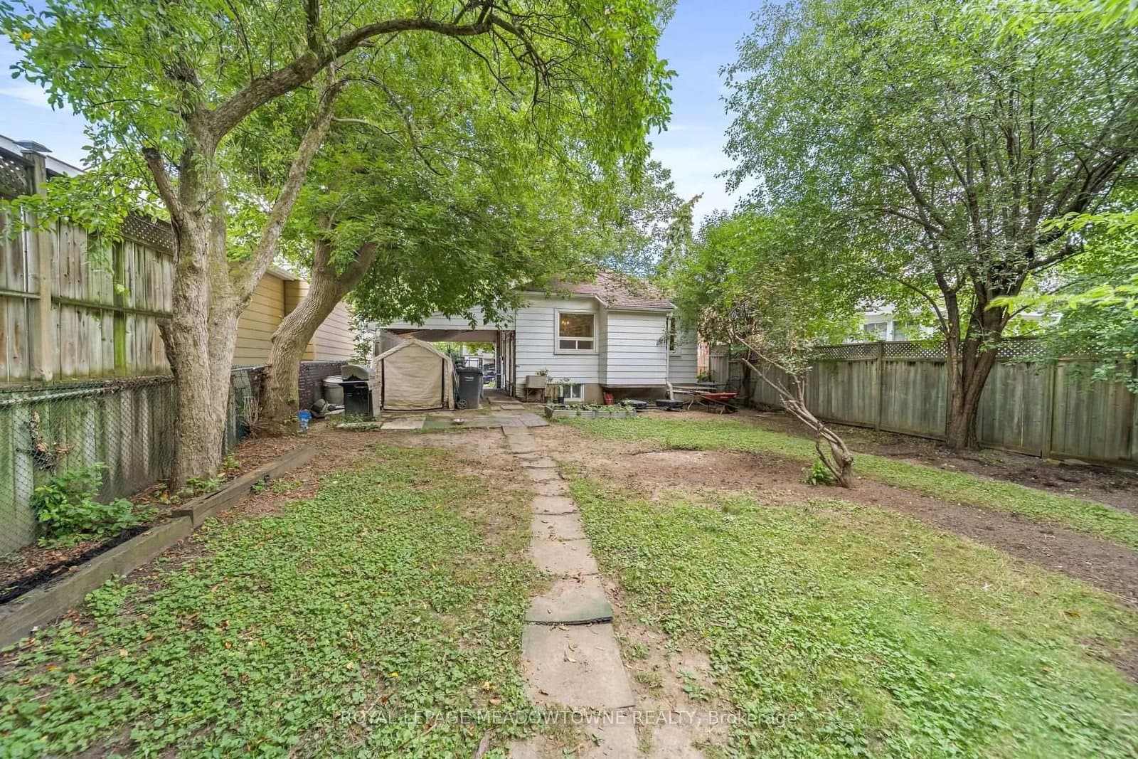 27 Royce Avenue thumbnail 32