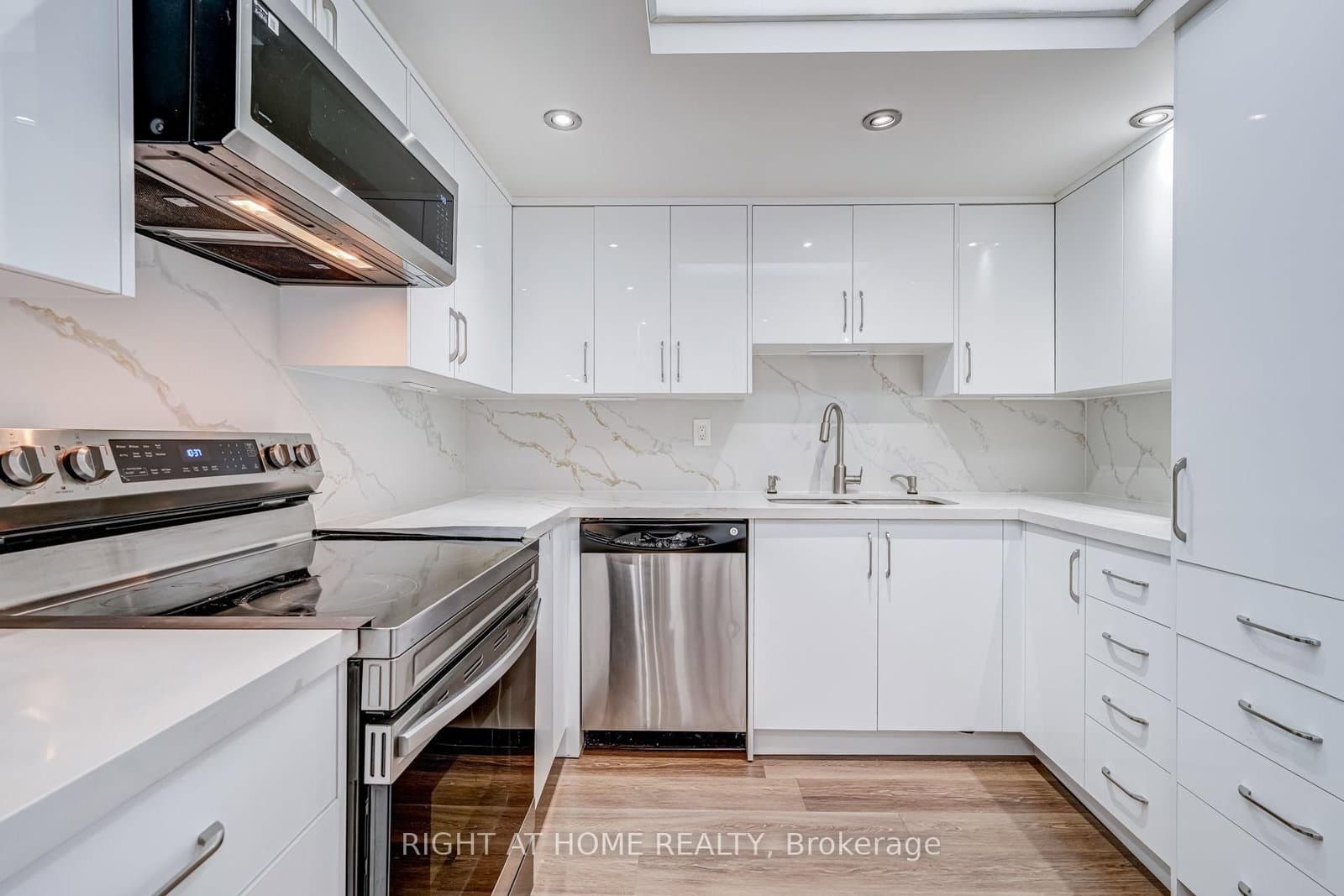 4470 Tucana Court, Unit 308 thumbnail 9