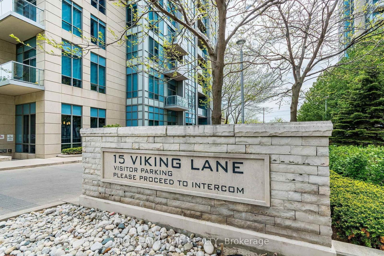 15 Viking Lane, Unit #2702 thumbnail 2