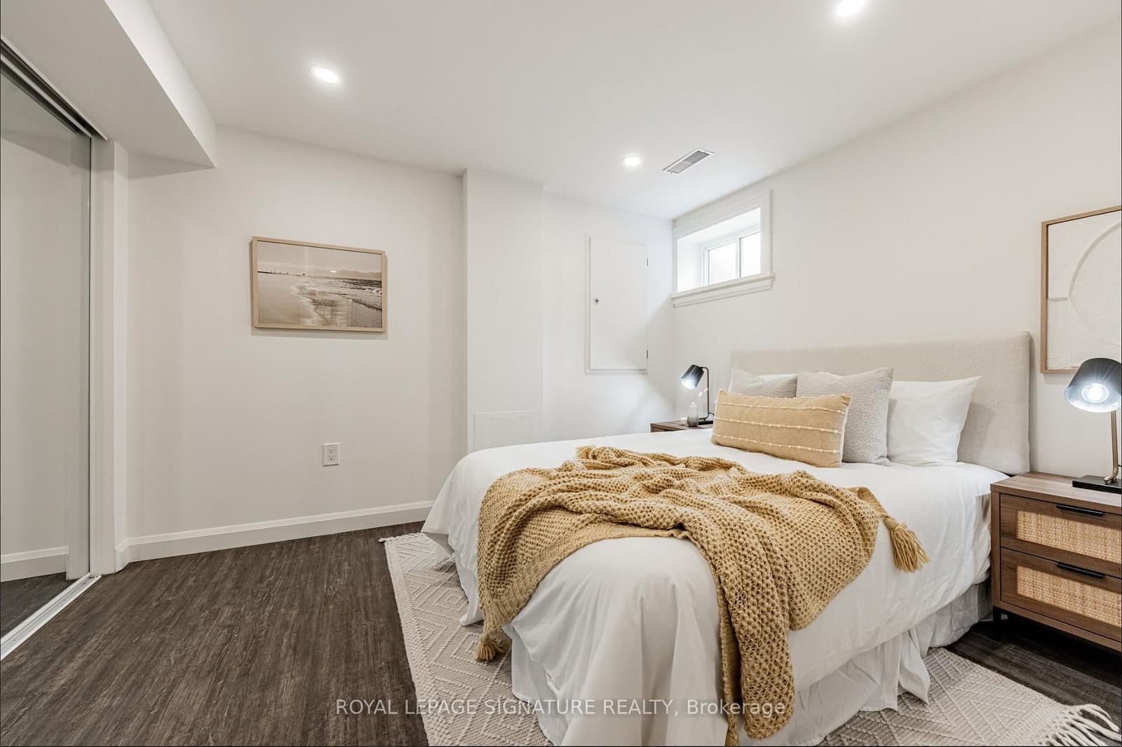 54 Pasadena Gardens, Unit B thumbnail 7