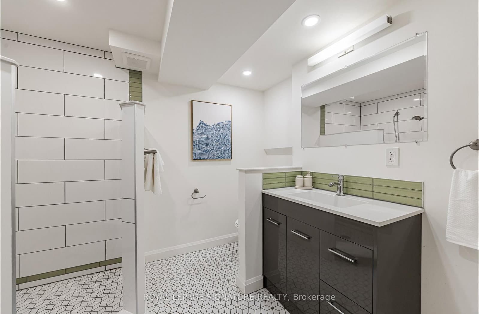 54 Pasadena Gardens, Unit B thumbnail 8