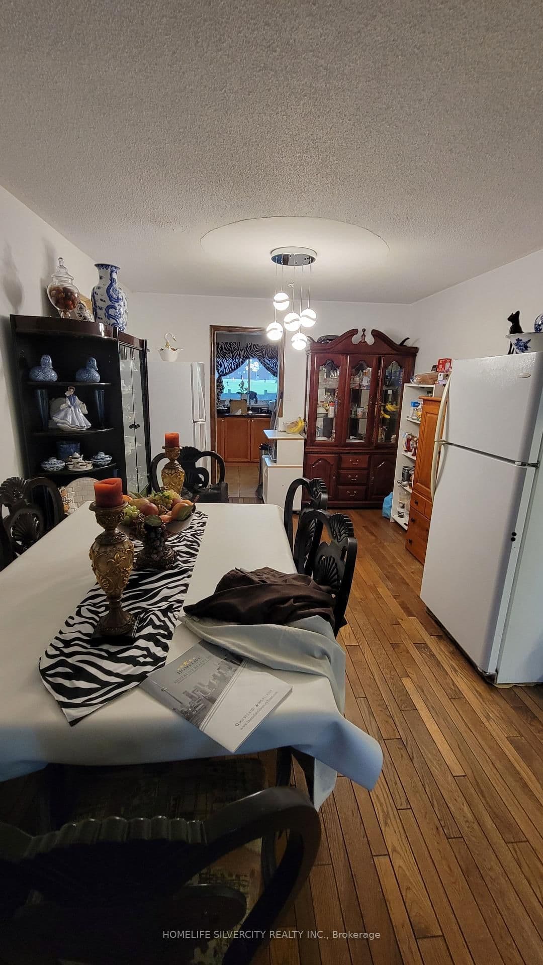 900 Central Park Drive, Unit 36 thumbnail 2