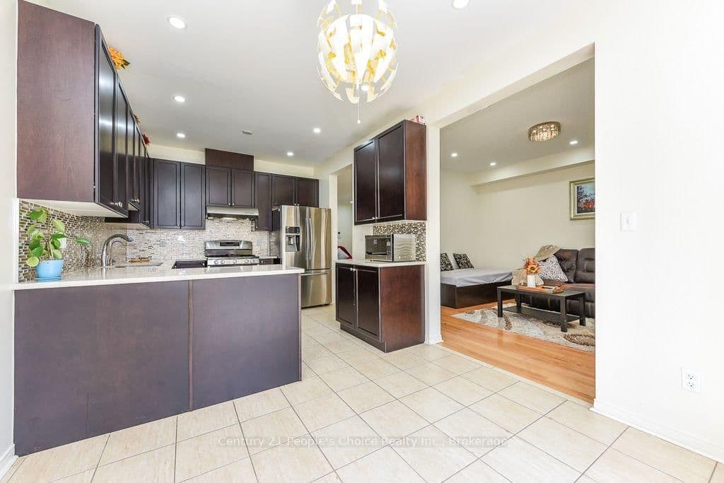 270 Brussels Avenue thumbnail 18
