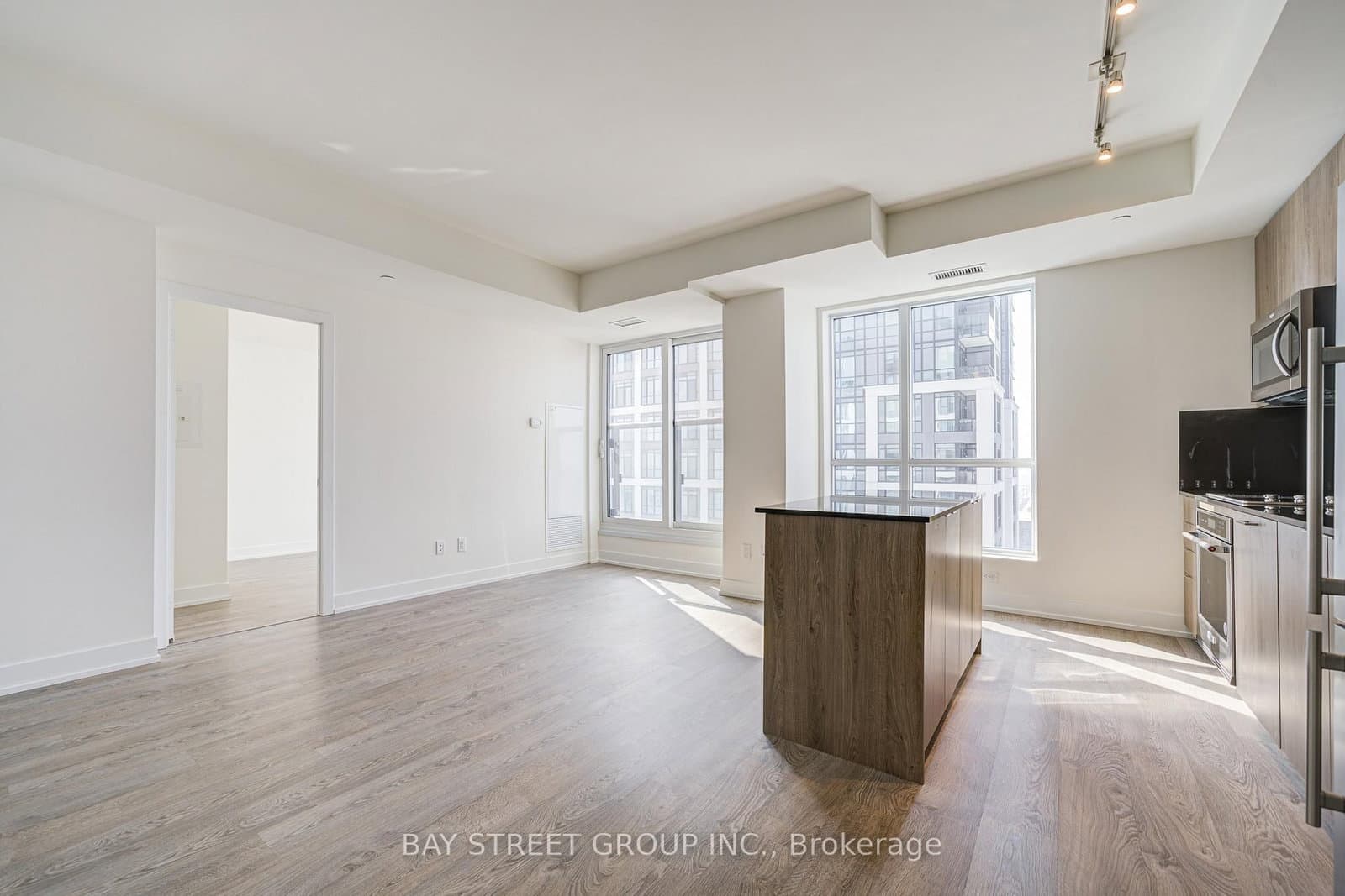 5 Mabelle Avenue, Unit 4032 thumbnail 13
