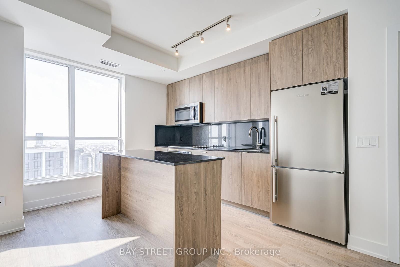 5 Mabelle Avenue, Unit 4032 thumbnail 14