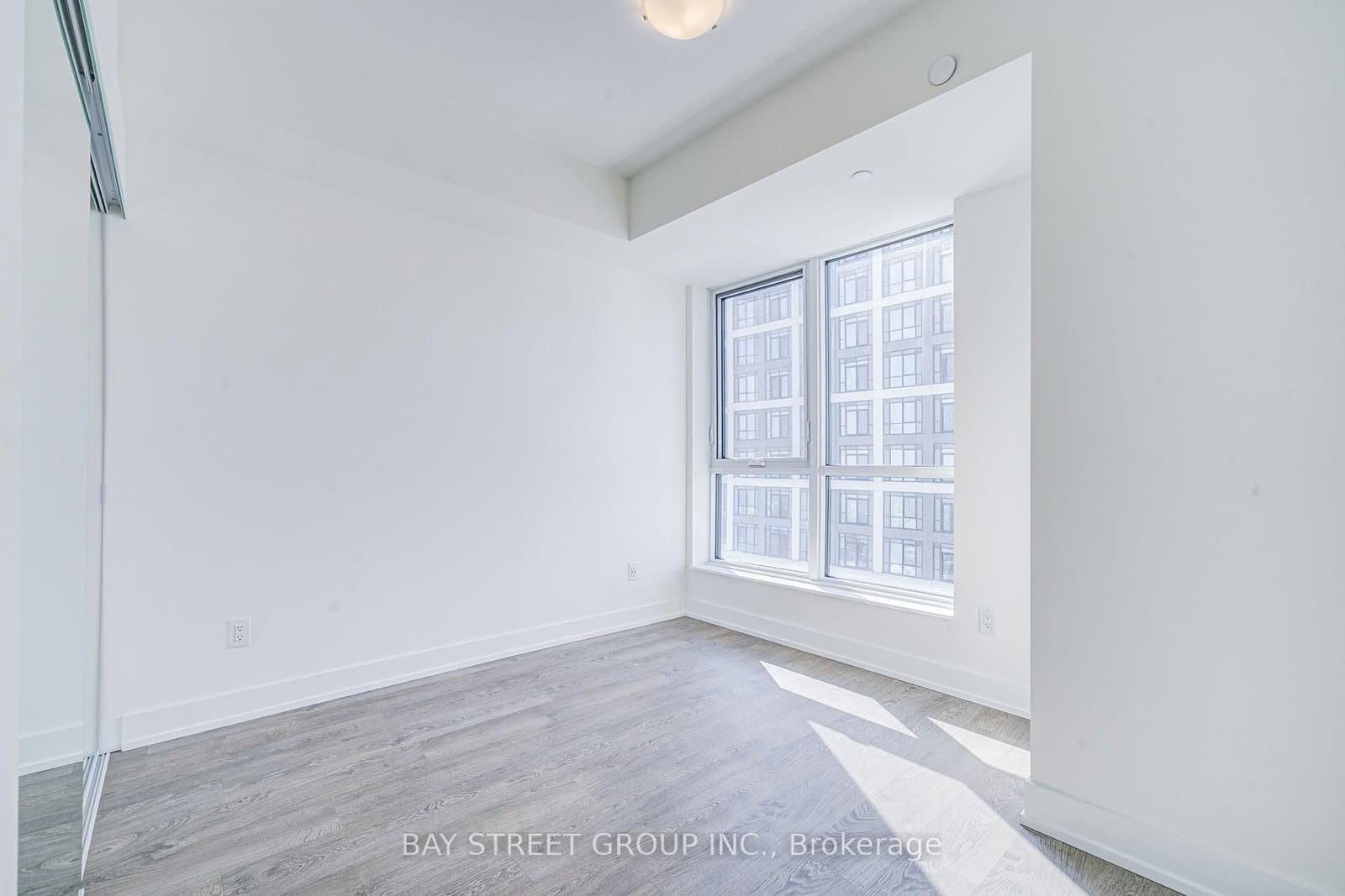 5 Mabelle Avenue, Unit 4032 thumbnail 29