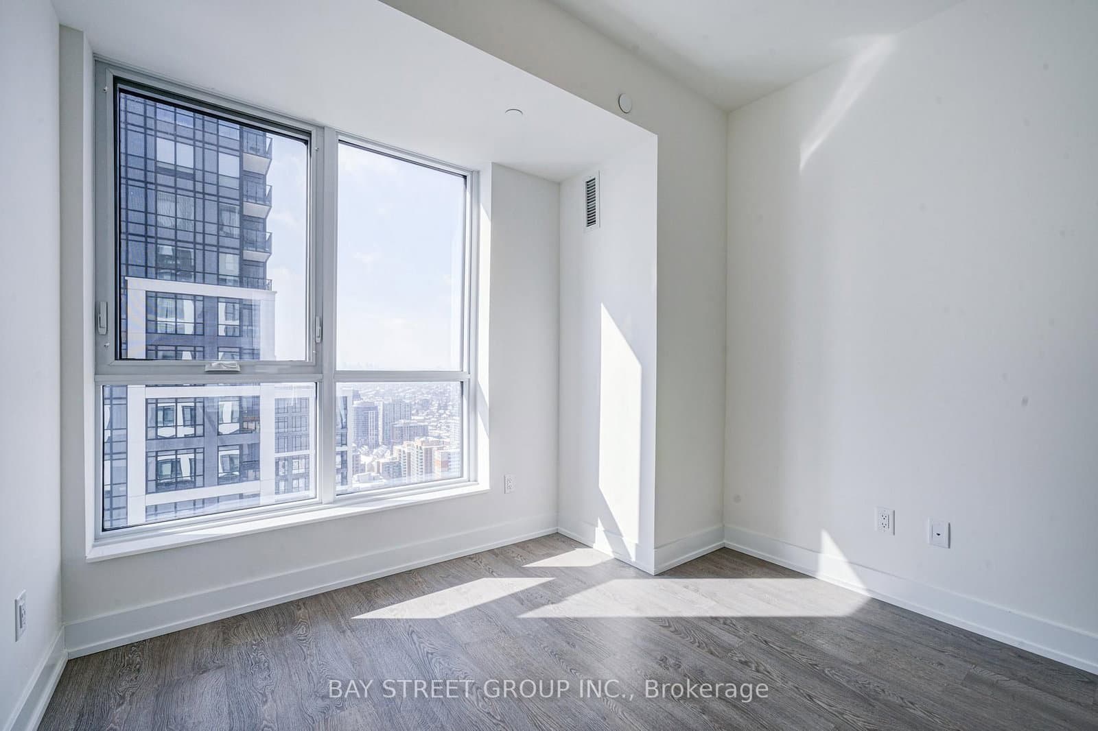 5 Mabelle Avenue, Unit 4032 thumbnail 31