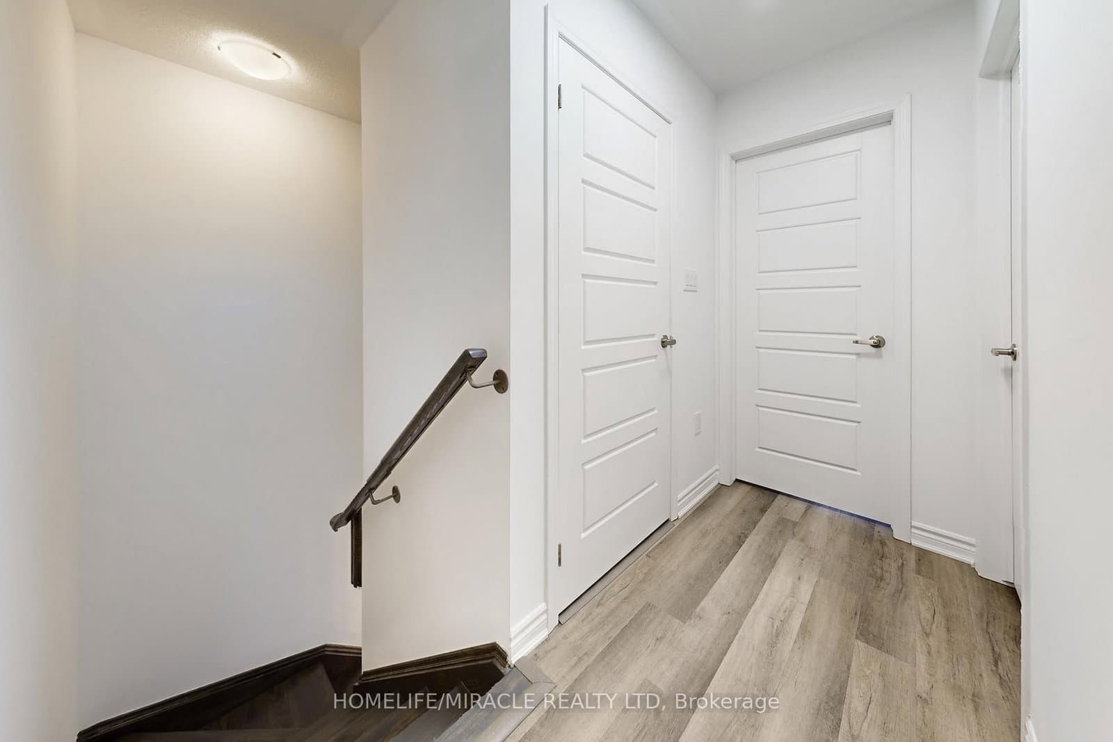 1587 Moira Crescent thumbnail 18