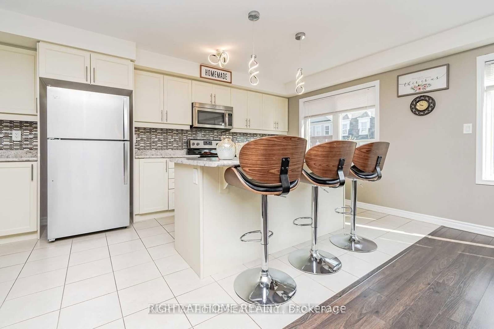 1631 Leblanc Court thumbnail 12