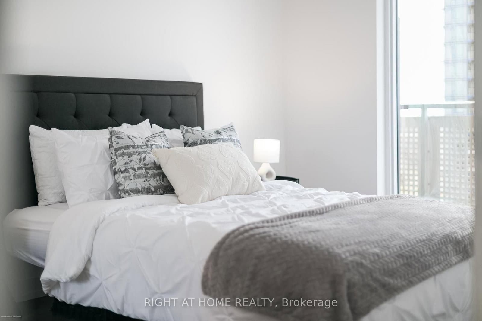 2520 Eglinton Avenue W, Unit 1602 thumbnail 14