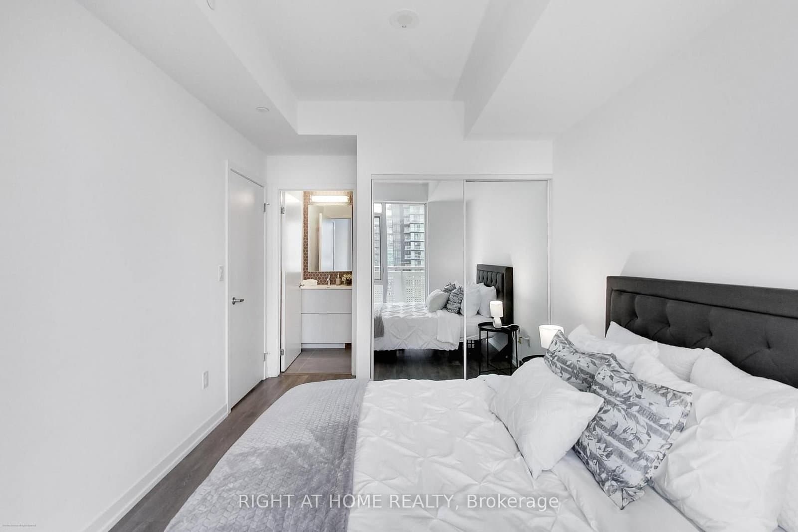 2520 Eglinton Avenue W, Unit 1602 thumbnail 16