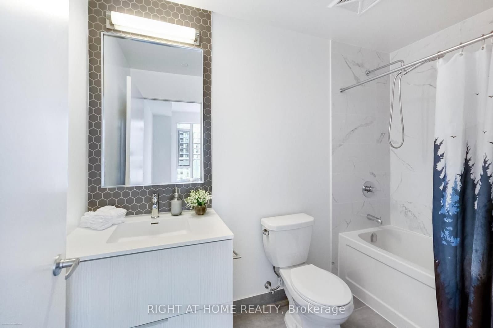 2520 Eglinton Avenue W, Unit 1602 thumbnail 17