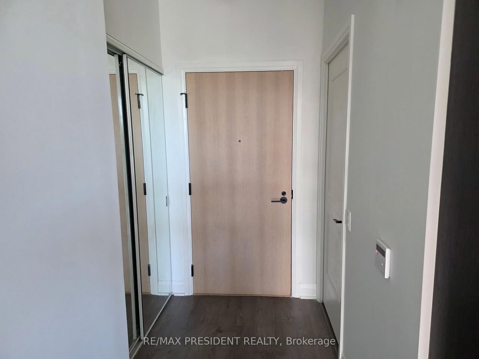 60 George Butchart Drive, Unit 112 thumbnail 6