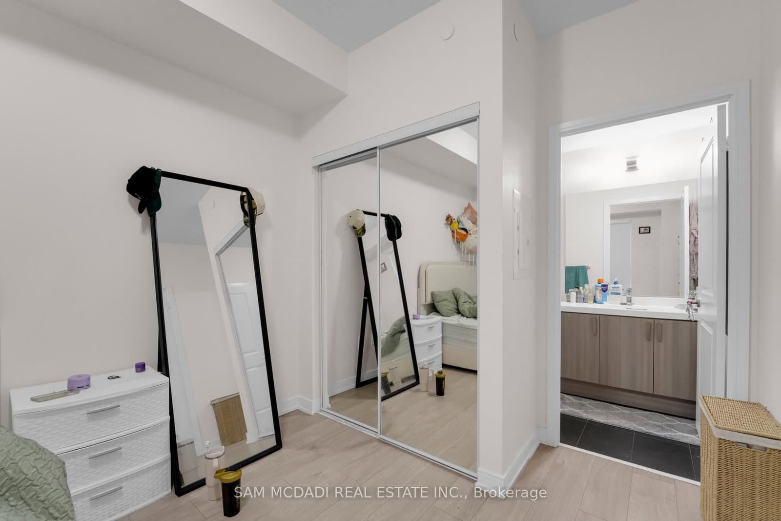 8 Nahani Way, Unit 1722 thumbnail 9