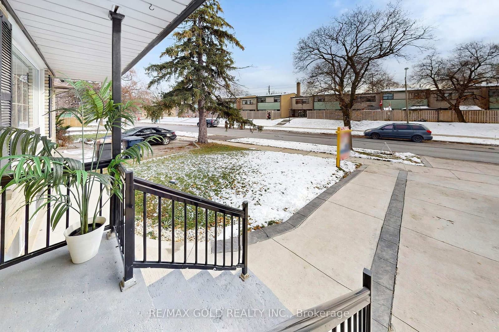 189 Kingsview Boulevard thumbnail 2