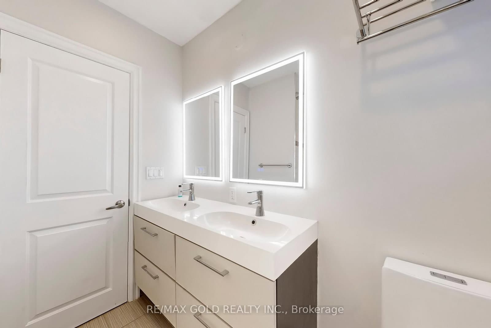189 Kingsview Boulevard thumbnail 32