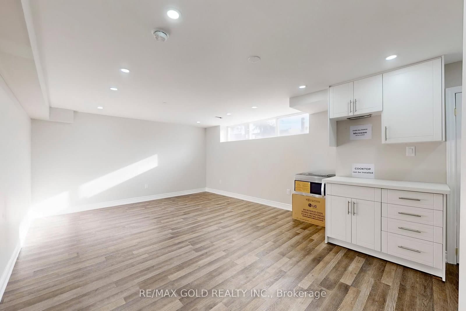 189 Kingsview Boulevard thumbnail 41