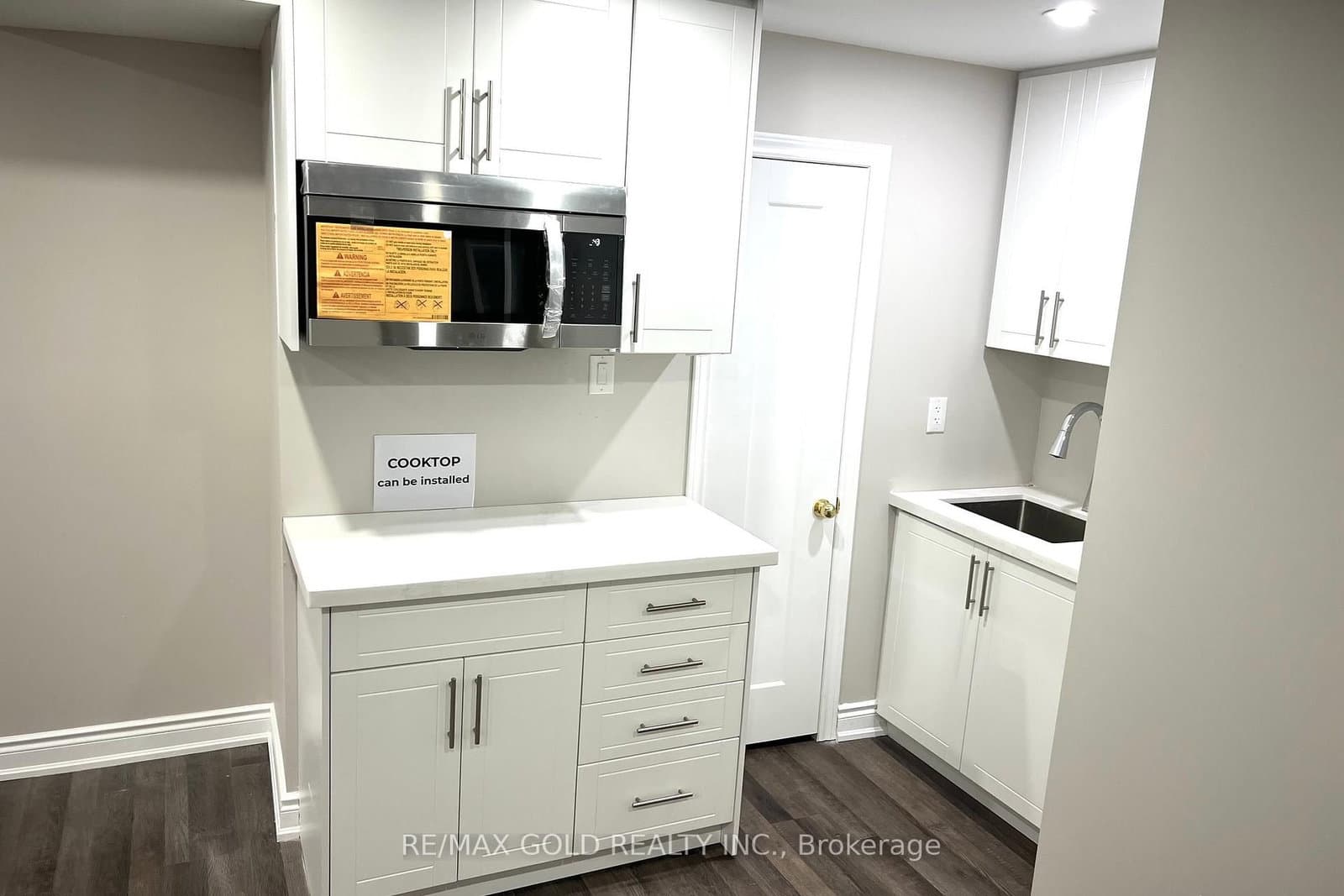 189 Kingsview Boulevard thumbnail 44