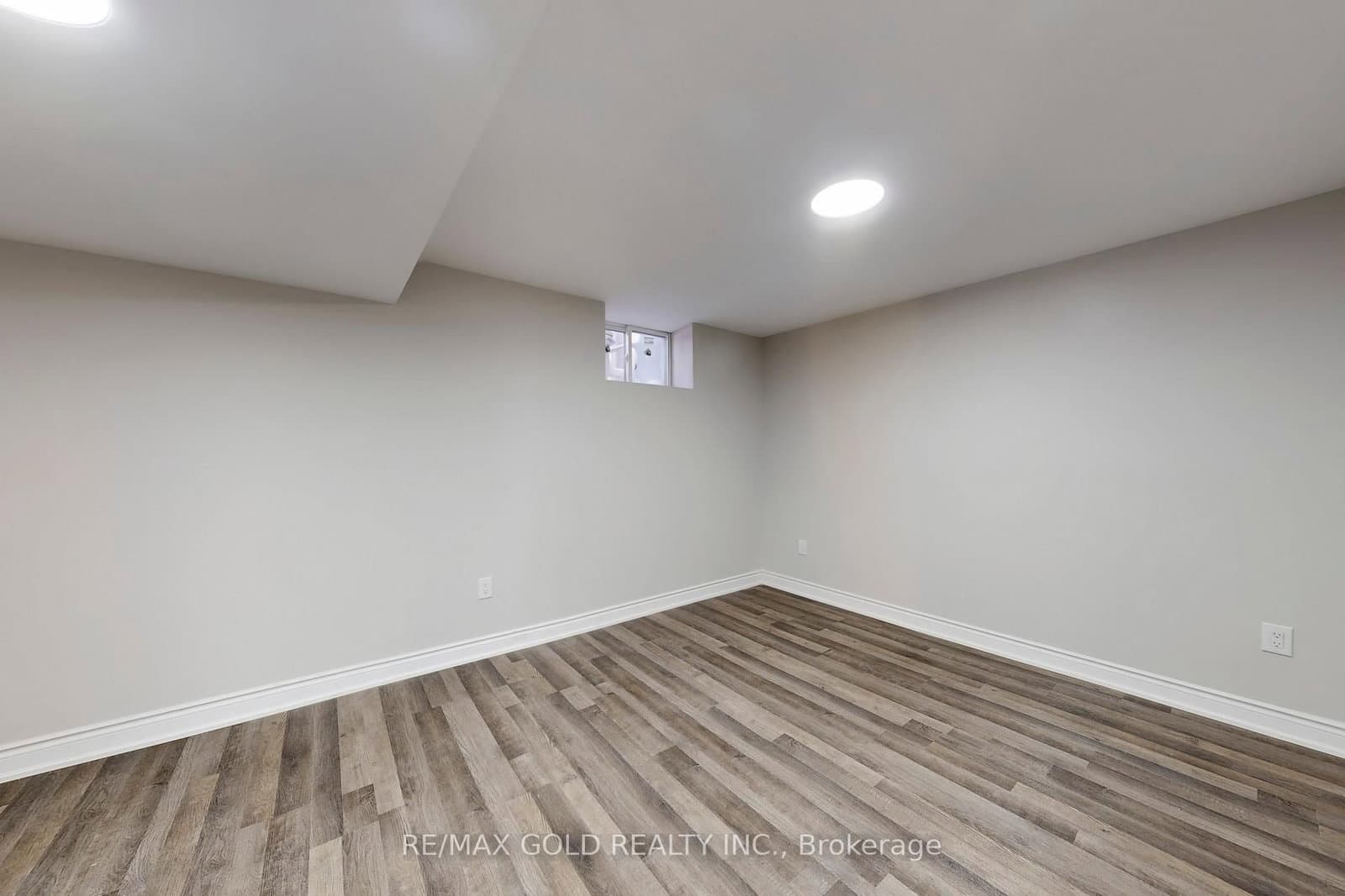 189 Kingsview Boulevard thumbnail 49