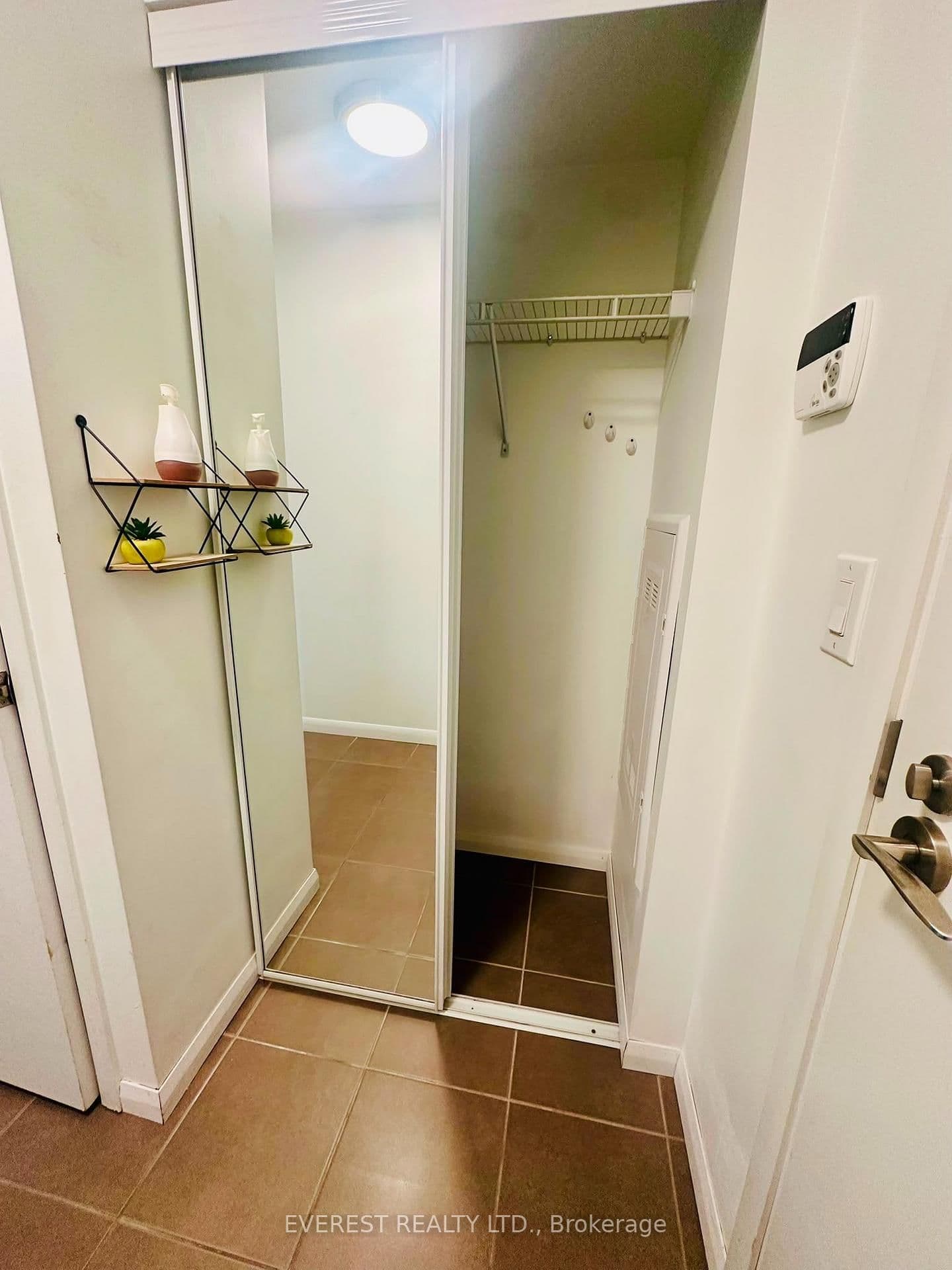 830 Lawrence Avenue W, Unit 517 thumbnail 16