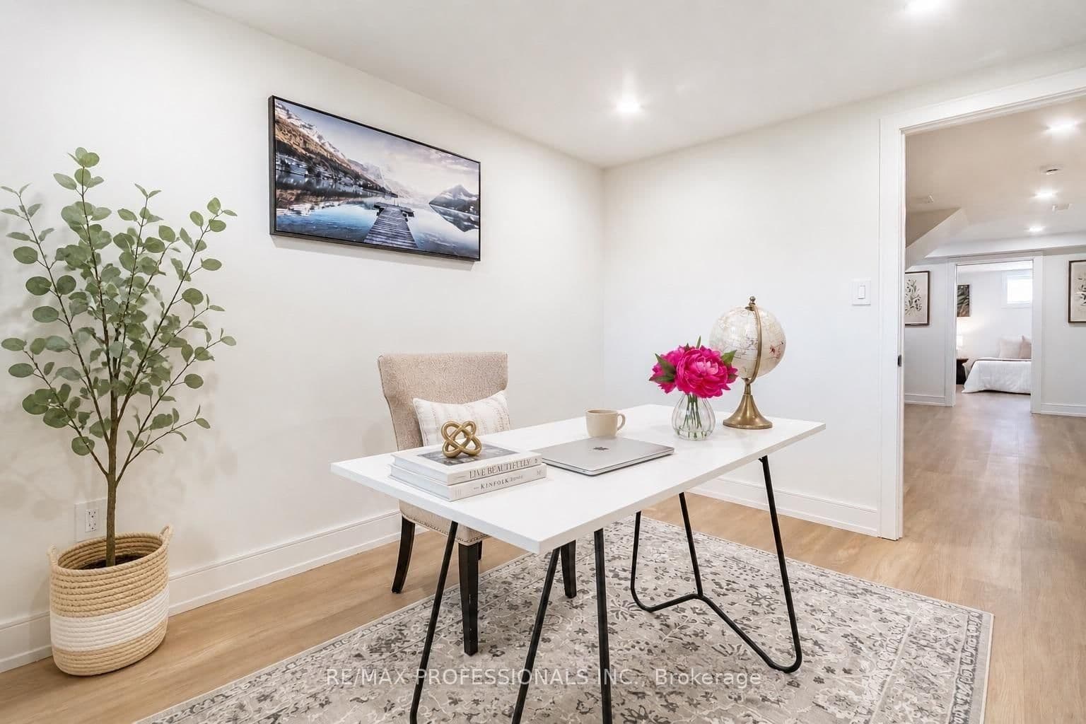 48 Lloyd Manor Road, Unit Lower thumbnail 11