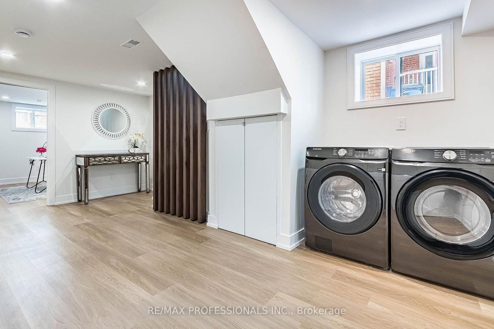 48 Lloyd Manor Road, Unit Lower thumbnail 14