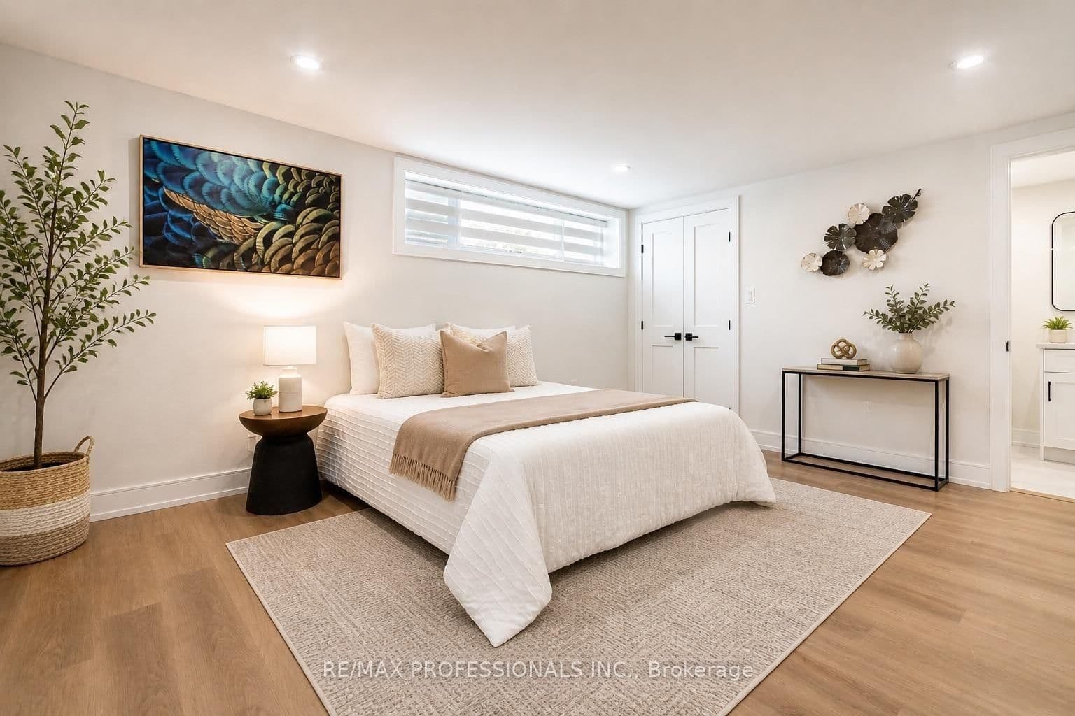 48 Lloyd Manor Road, Unit Lower thumbnail 9