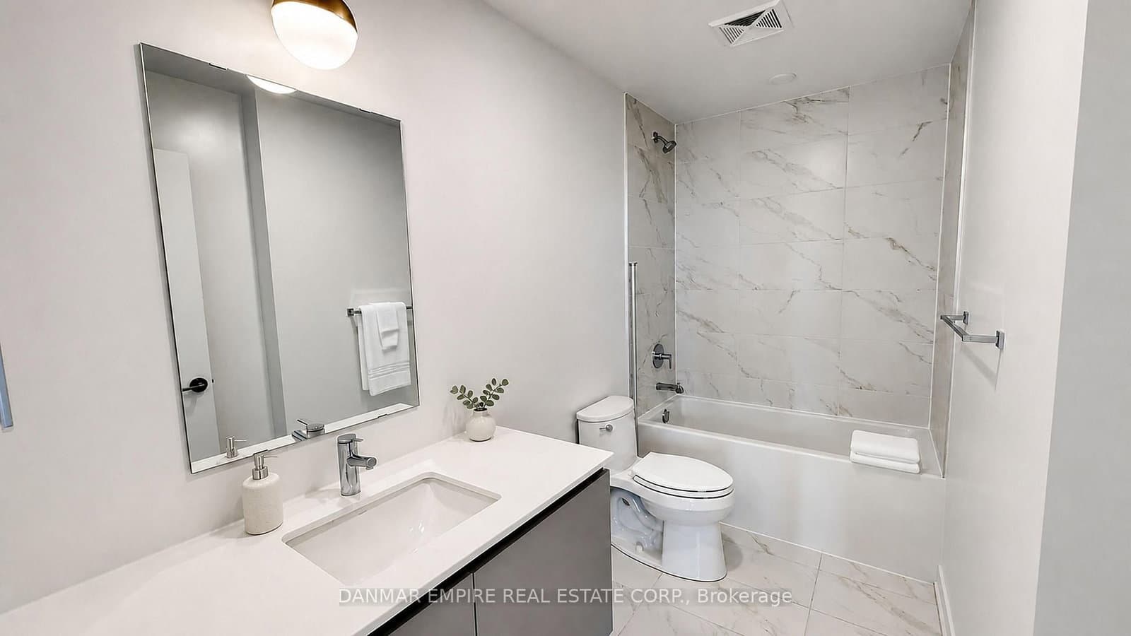 405 Dundas Street W, Unit LPH06 thumbnail 11