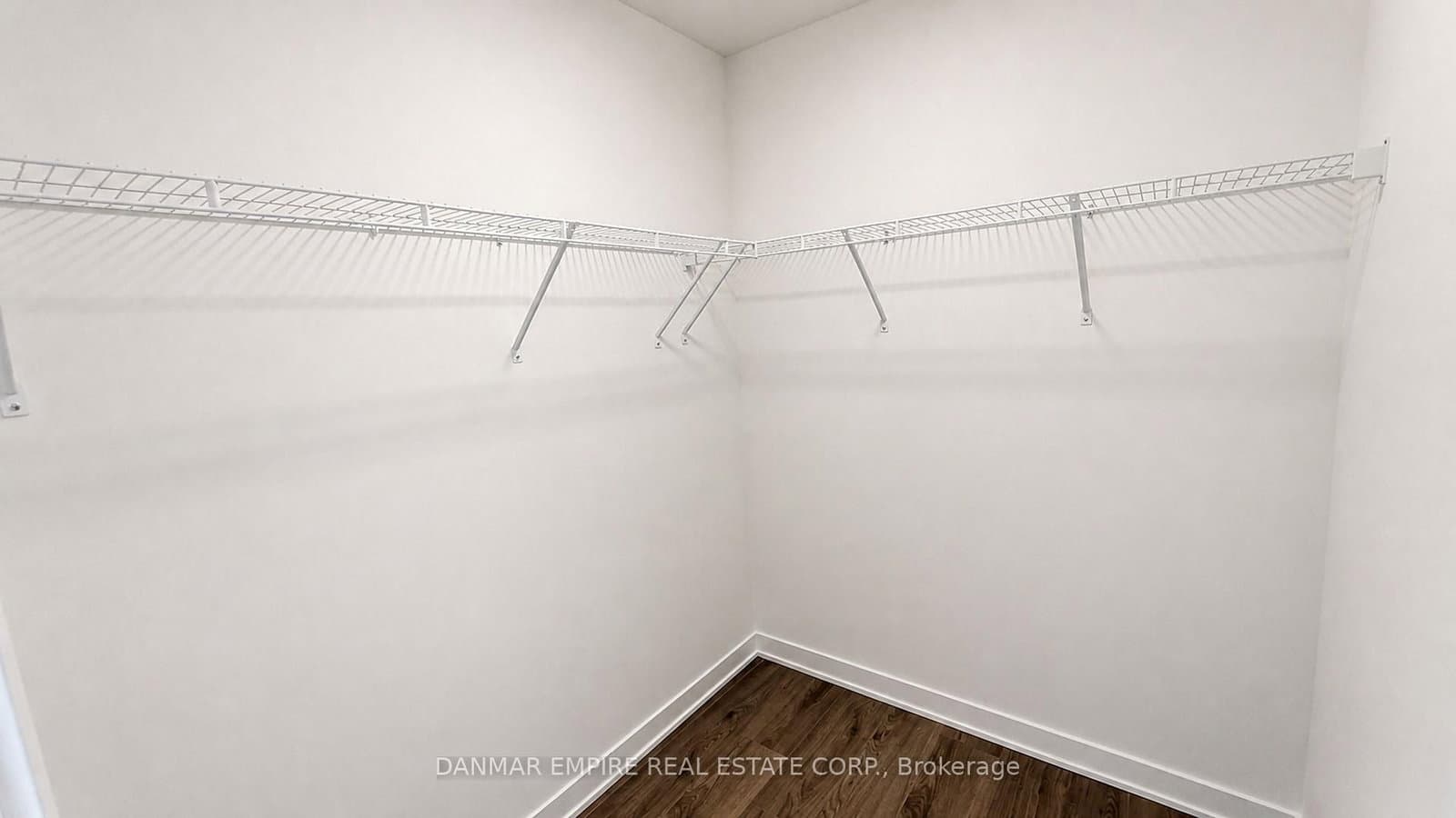 405 Dundas Street W, Unit LPH06 thumbnail 16