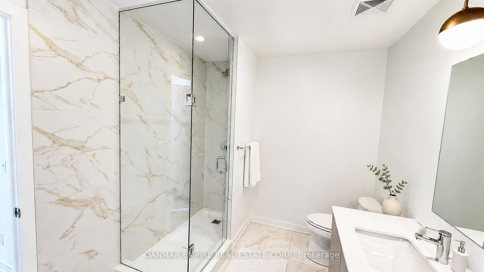 405 Dundas Street W, Unit LPH06 thumbnail 17