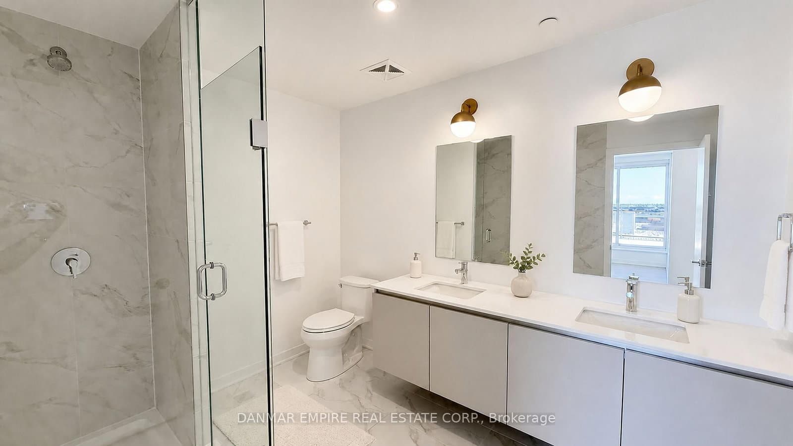 405 Dundas Street W, Unit LPH06 thumbnail 19