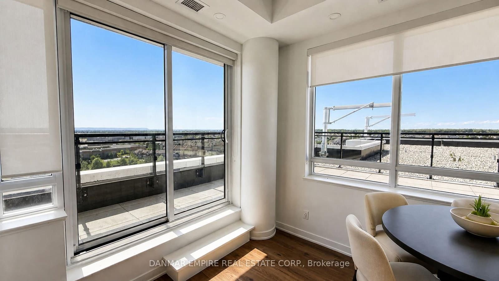 405 Dundas Street W, Unit LPH06 thumbnail 24