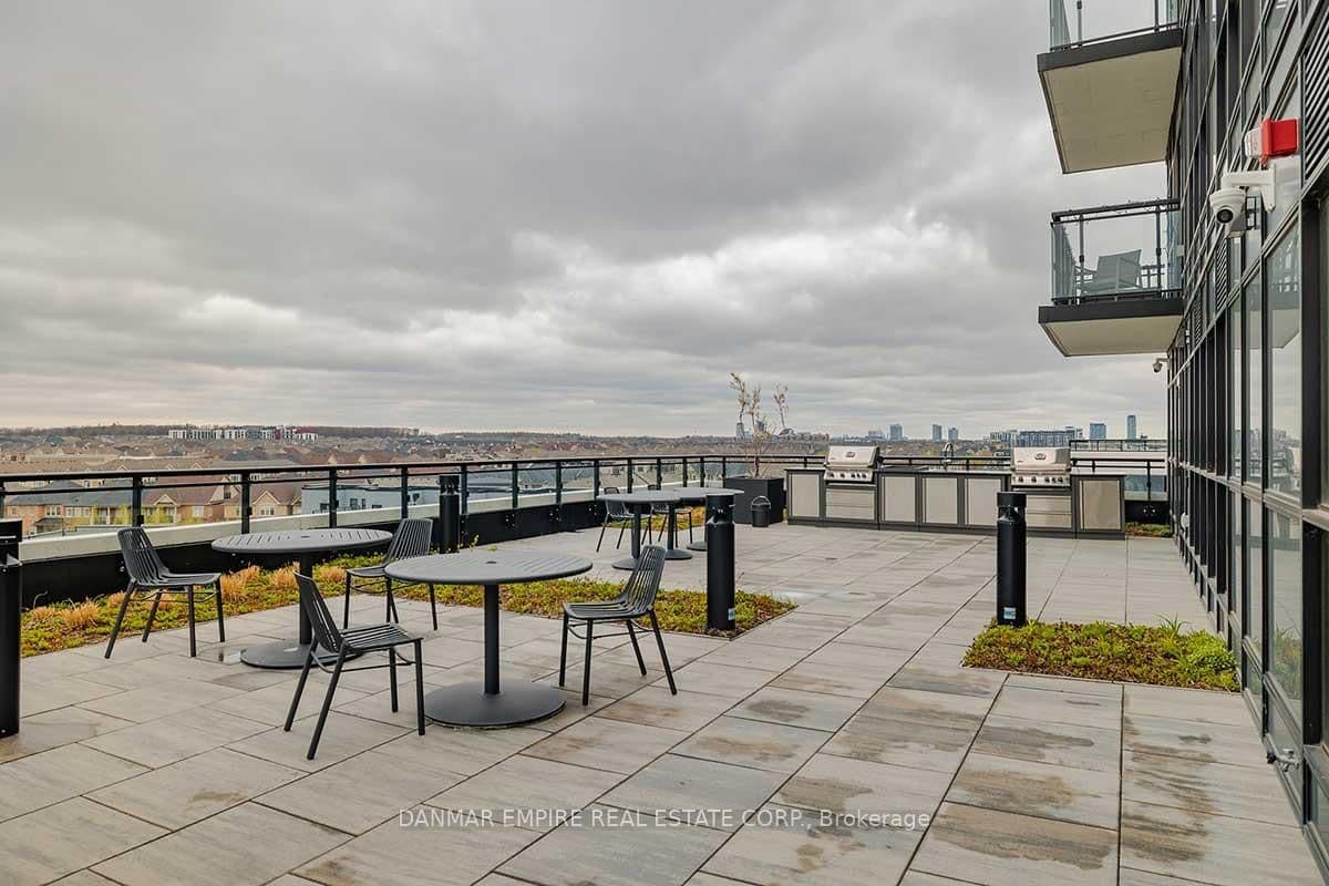 405 Dundas Street W, Unit LPH06 thumbnail 30
