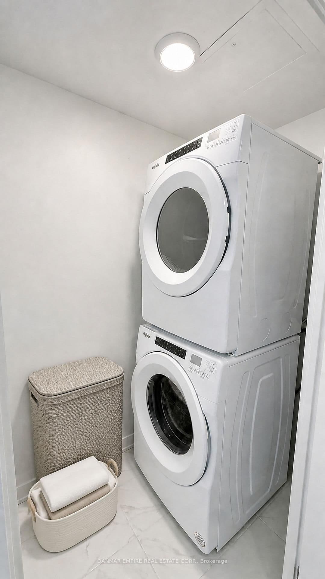 405 Dundas Street W, Unit LPH06 thumbnail 7