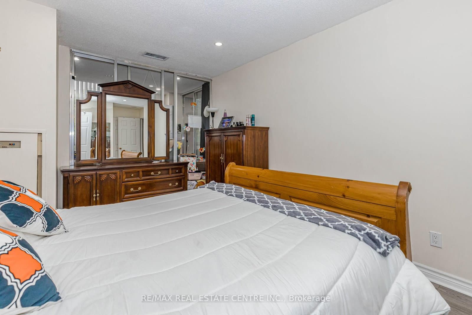 310 Mill Street S, Unit 104 thumbnail 15