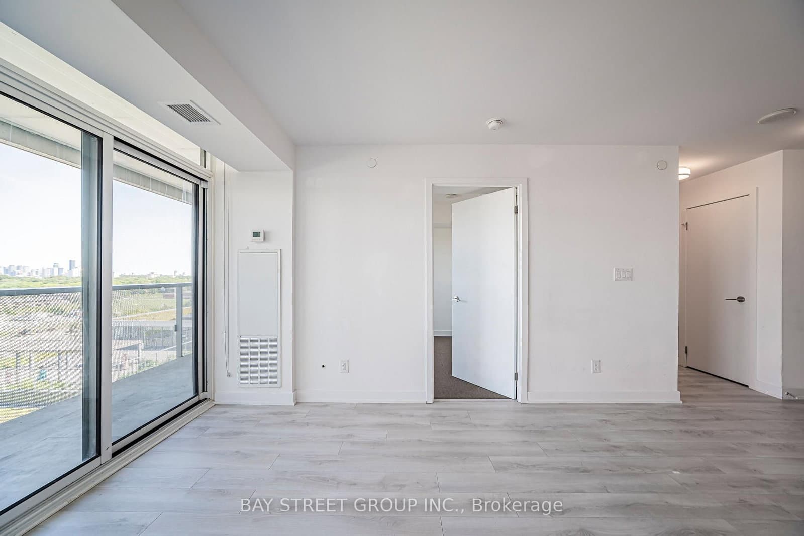 160 Flemington Road, Unit 1020 thumbnail 32
