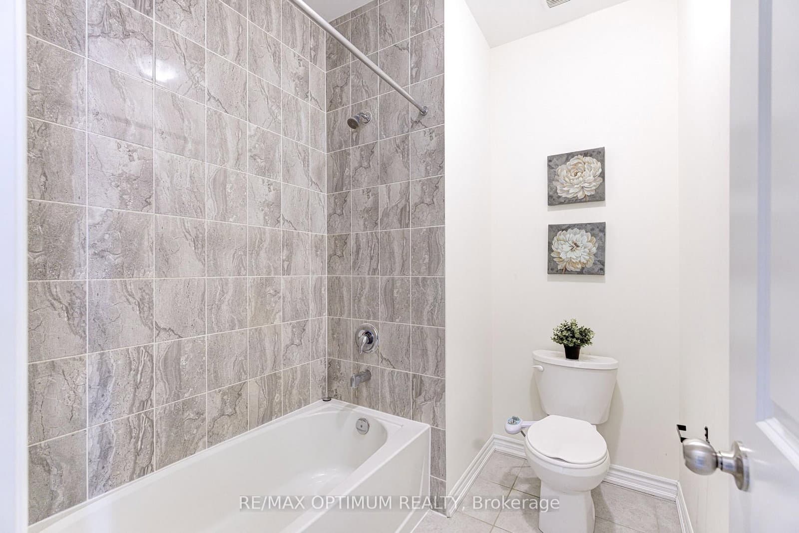 46 Eastman Drive thumbnail 28
