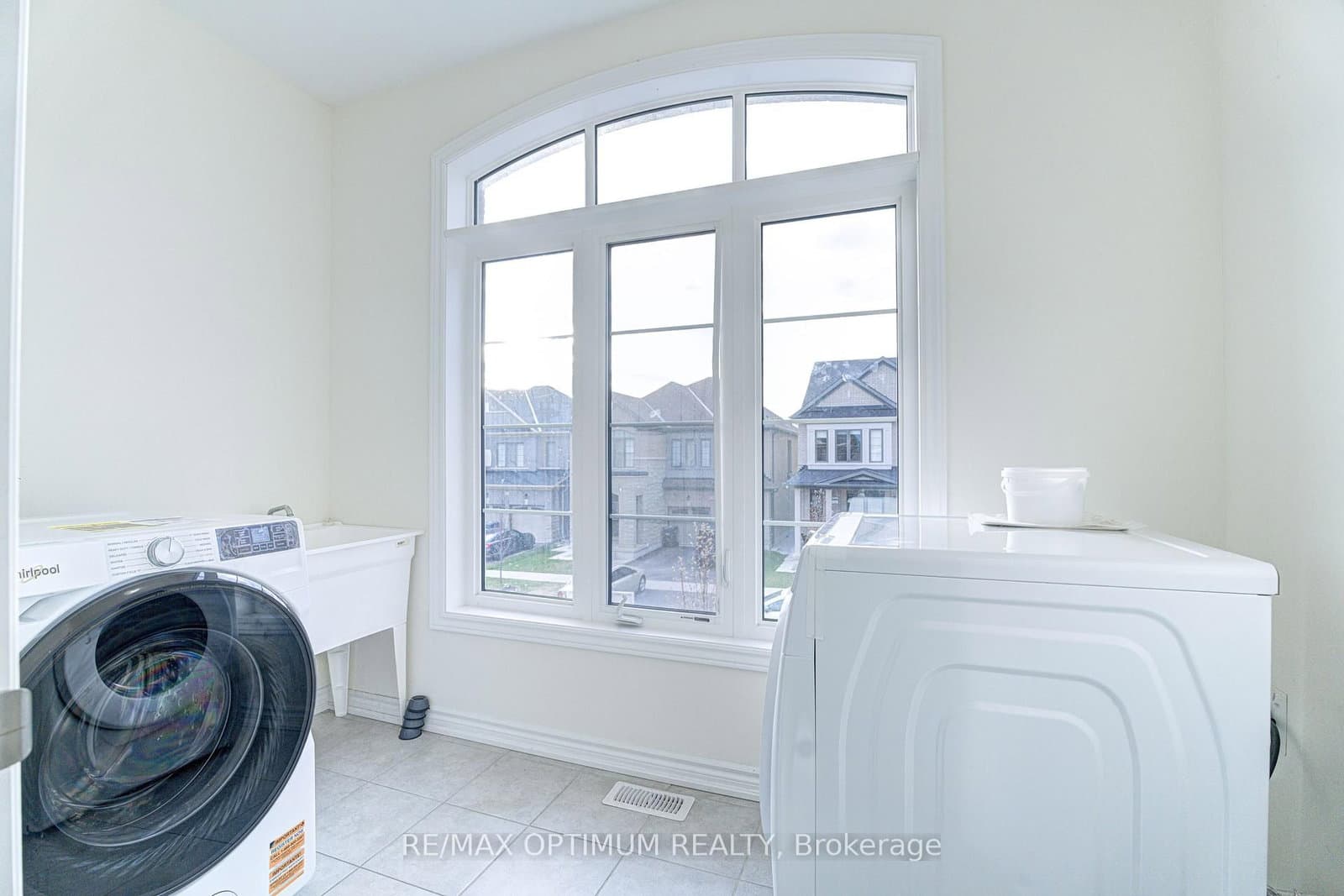 46 Eastman Drive thumbnail 36