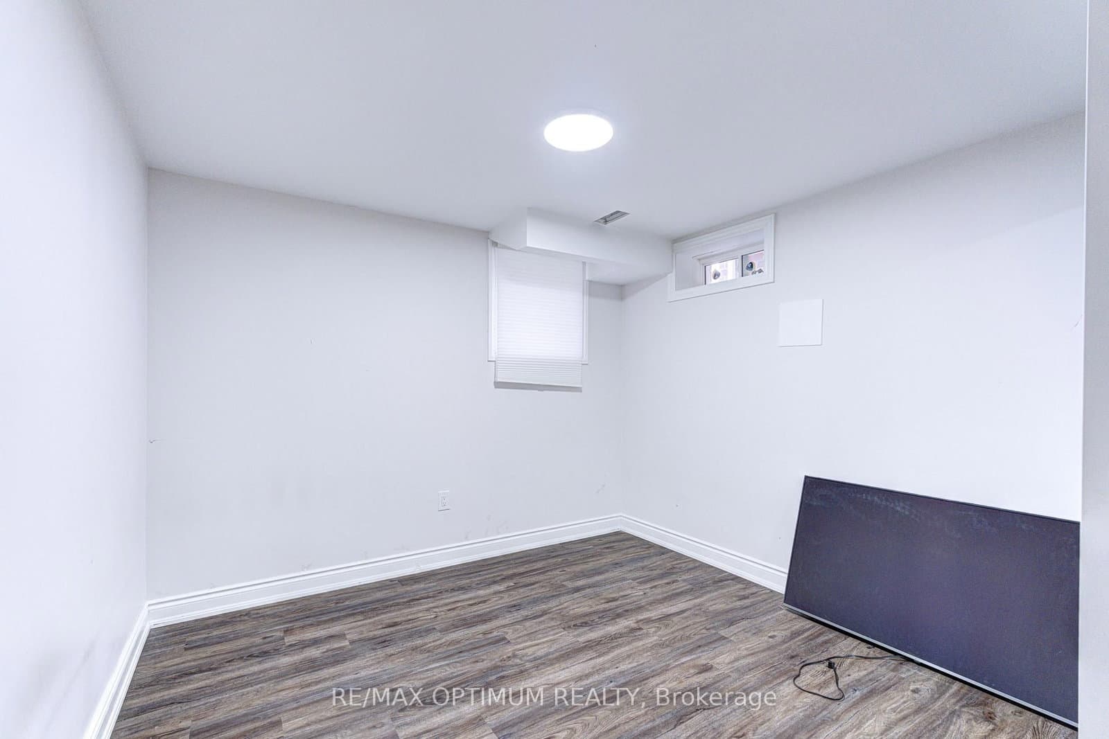 46 Eastman Drive thumbnail 41