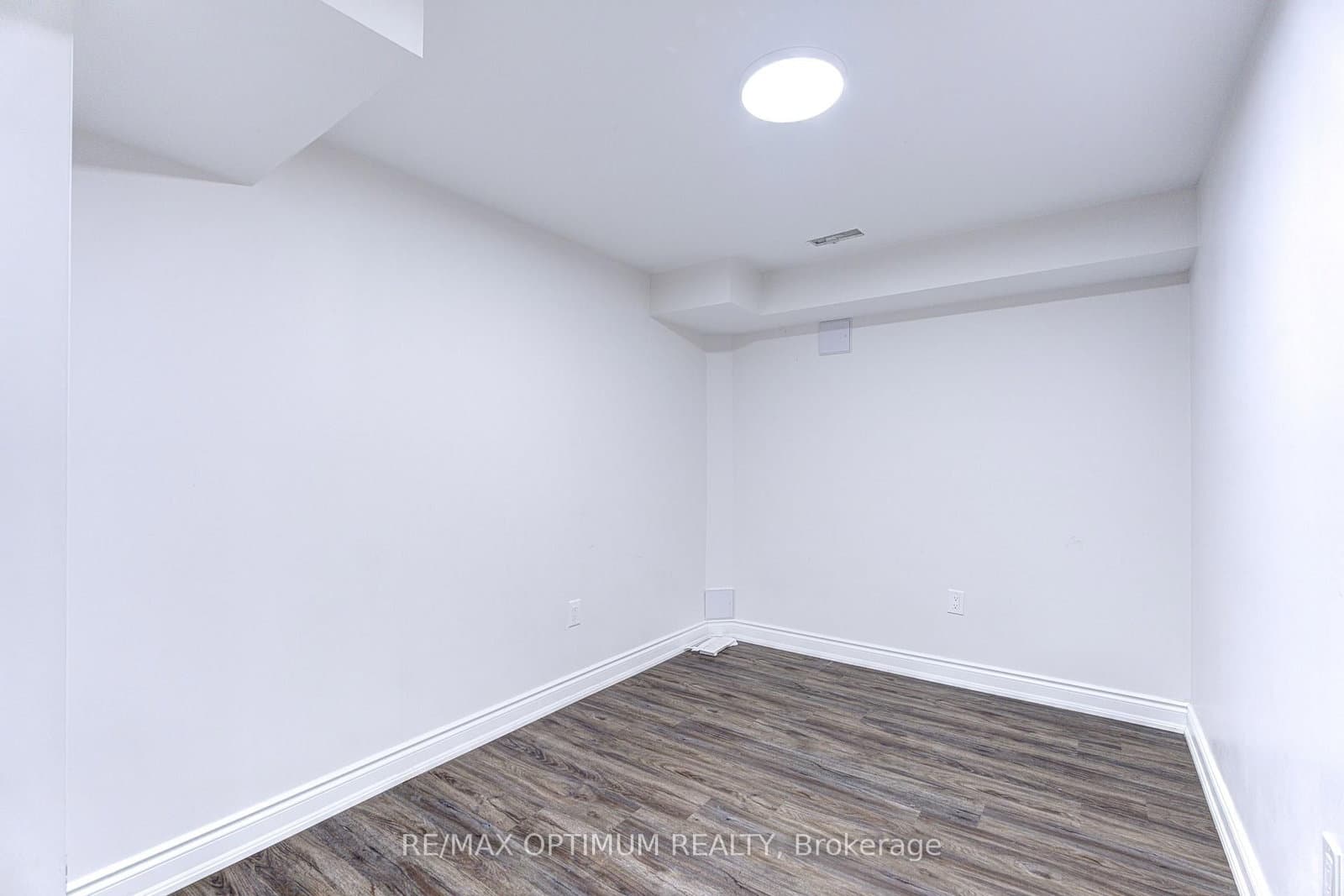46 Eastman Drive thumbnail 42